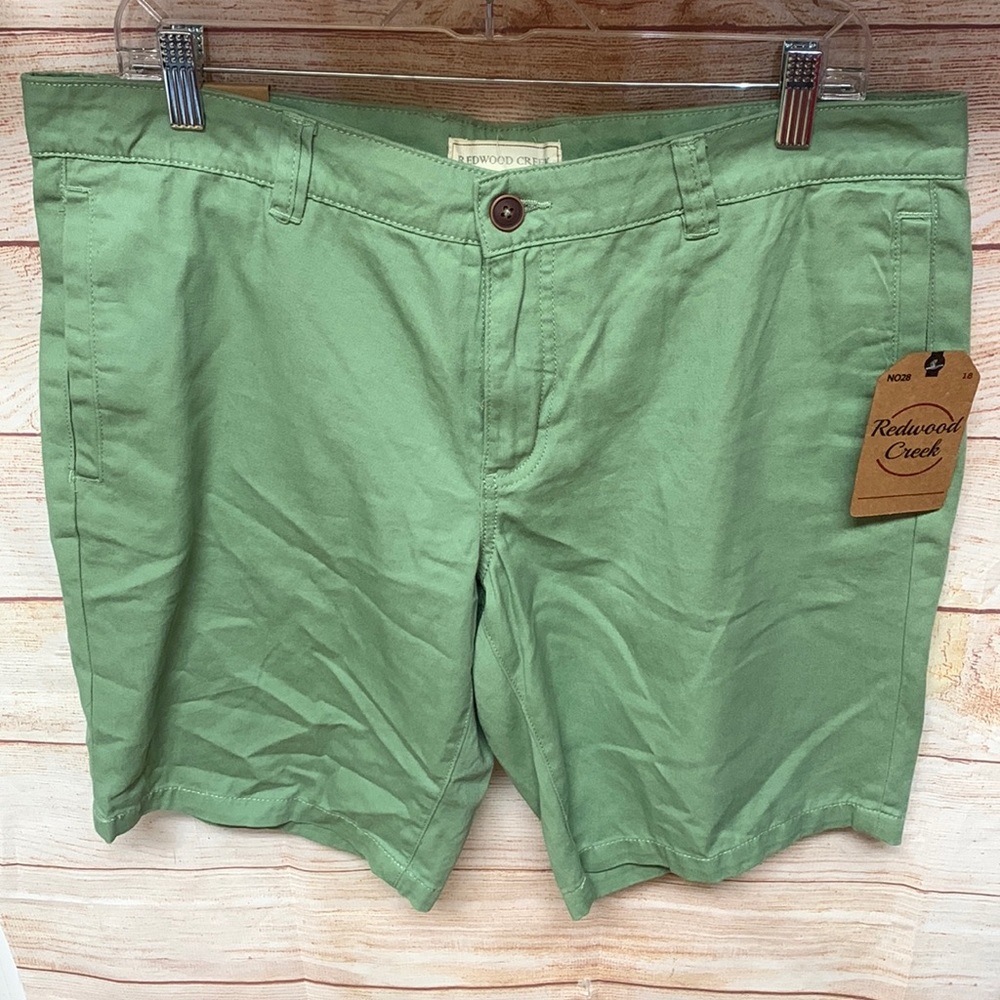 Mens NWT Redwood Creek shorts
